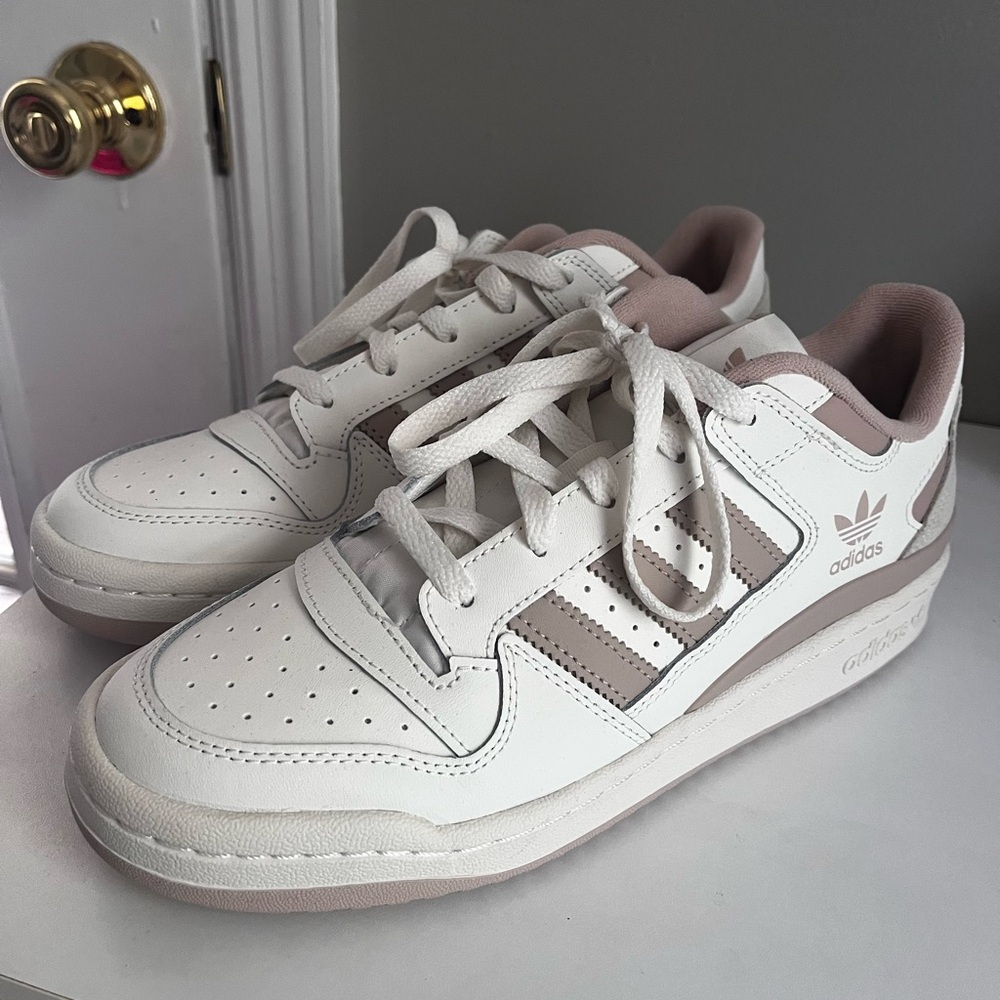 Adidas White and Mauve Court Sneakers